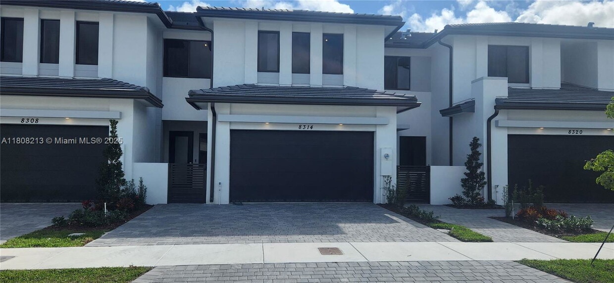 Foto principal - 8314 SW 120th Ter