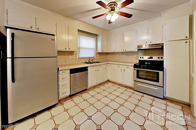 Building Photo - 5824 Whitingham Dr