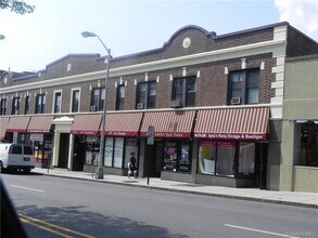 Building Photo - 675 Main St