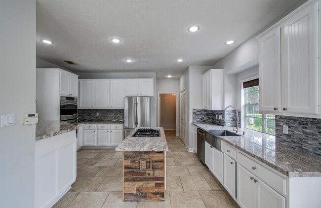 Building Photo - 1311 Hopkins Park Dr