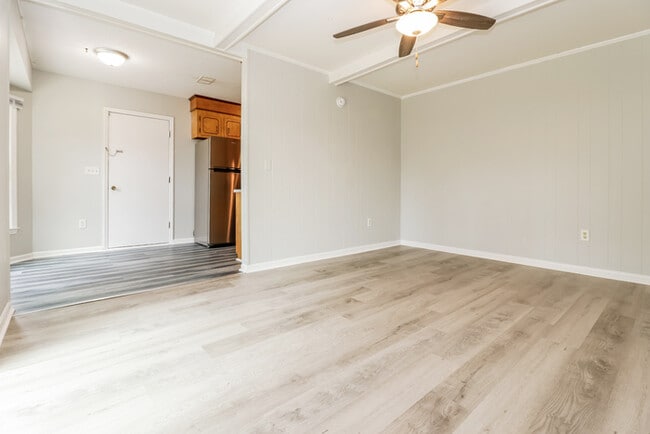 Building Photo - Charming Brick Home in Summerville