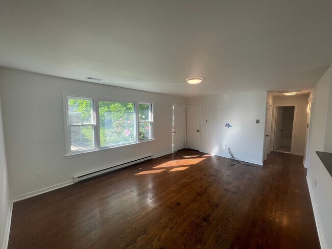 Foto del edificio - 239 N Mapleleaf Ave