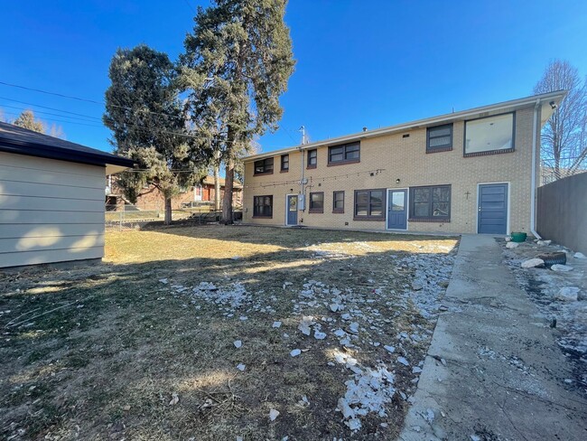 Foto del edificio - 2875 S Sherman St