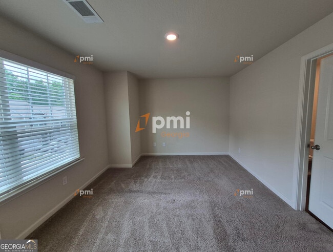 Building Photo - 511 Highwood Ln