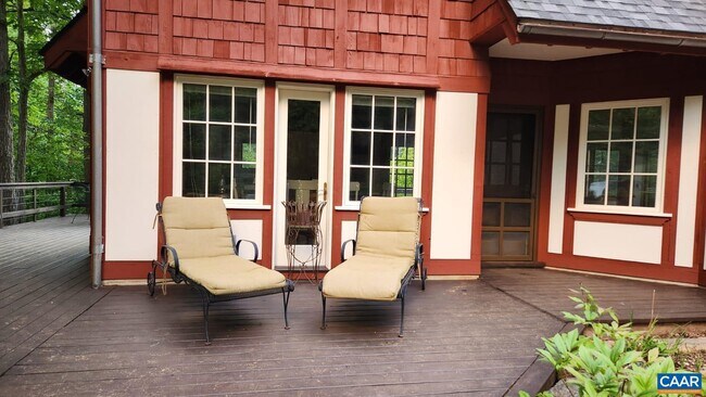 Foto del edificio - 5836 Taylor Creek Rd