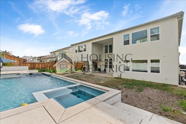 Foto del edificio - New Construction Executive Rental Home in ...