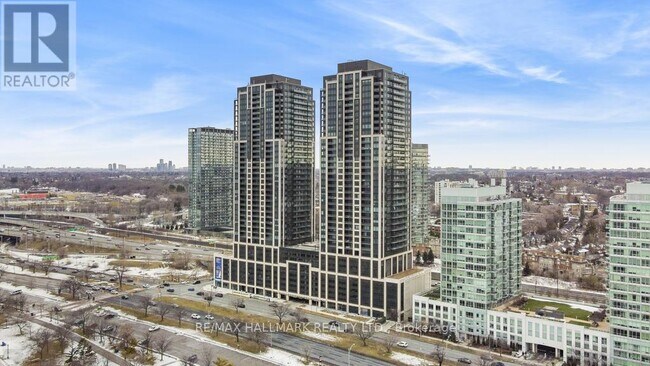 Photo du bâtiment - 1928-1928 Lake Shore Blvd W
