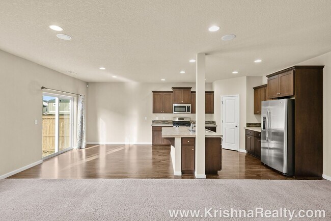 Foto del edificio - Beautiful 5 Bedroom* 3.5 Bathroom* In Nort...