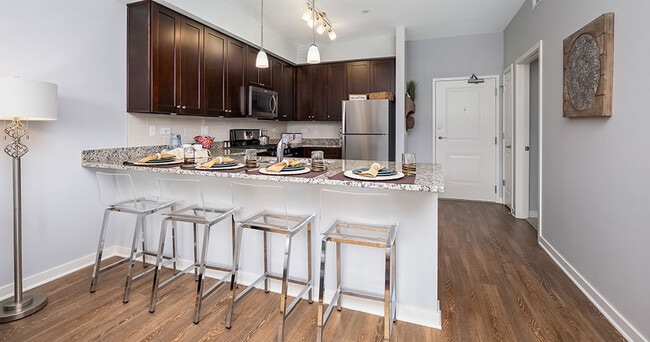 Foto del edificio - The Residences of Orland Park Crossing