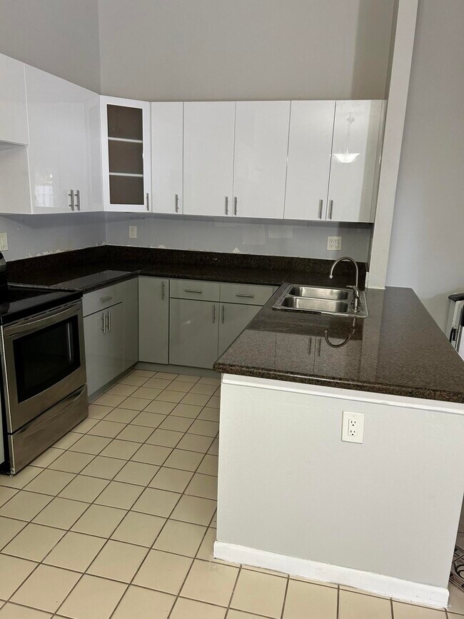 Foto del edificio - 1158 Summit Trail Cir