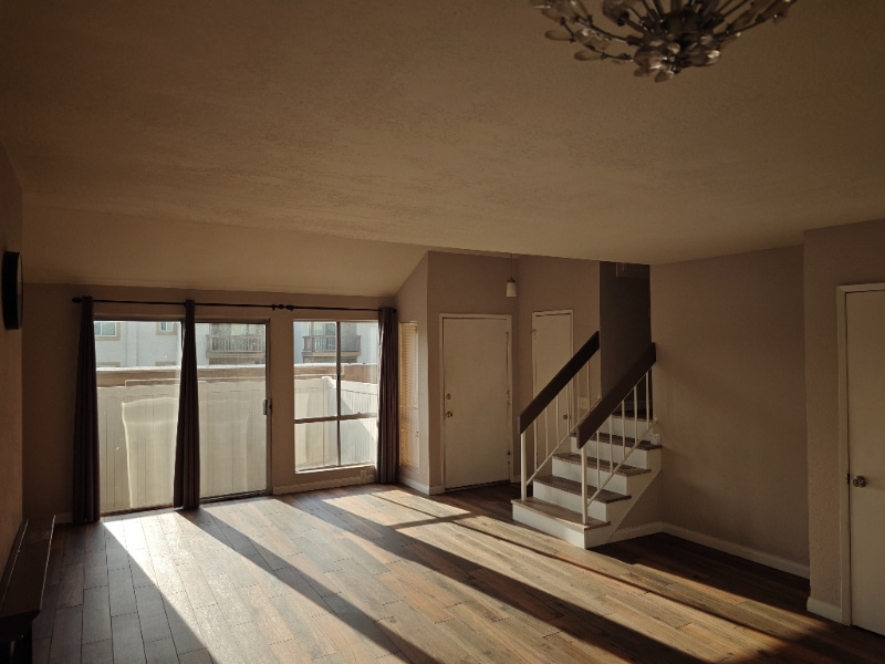Photo - 826 W Lambert Rd