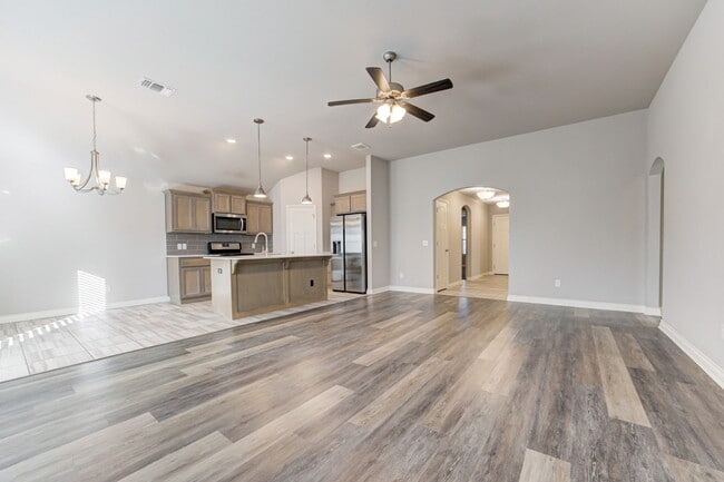 Building Photo - 806 Barbaroot Dr