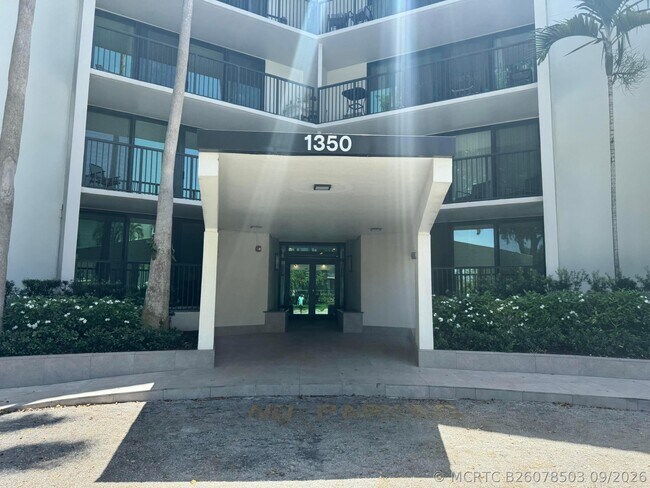 Foto del edificio - 1350 River Reach Dr