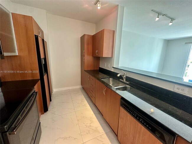 Foto del edificio - 806 E Windward Way