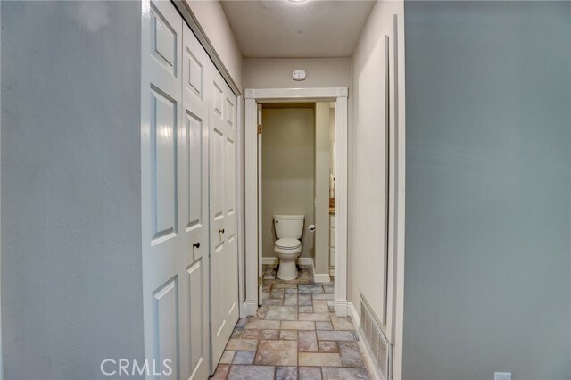 Building Photo - 700 E Lake Dr