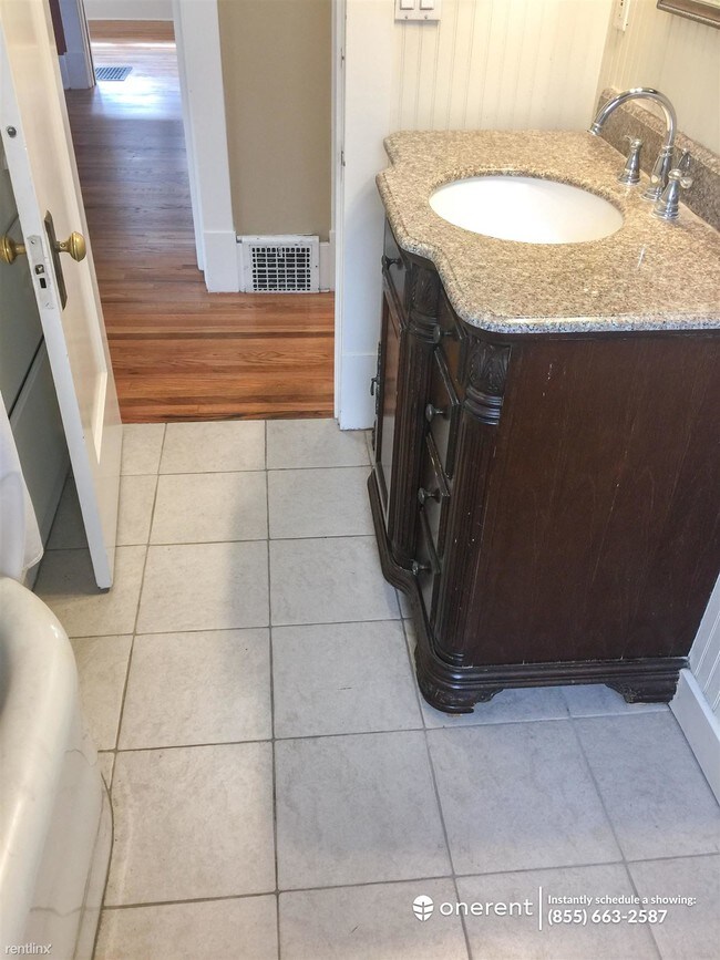 Building Photo - 3 br, 1 bath House - 275 S 16th St. -