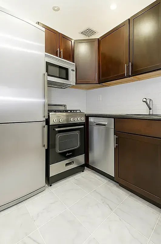 Foto del edificio - 324 E 14th St