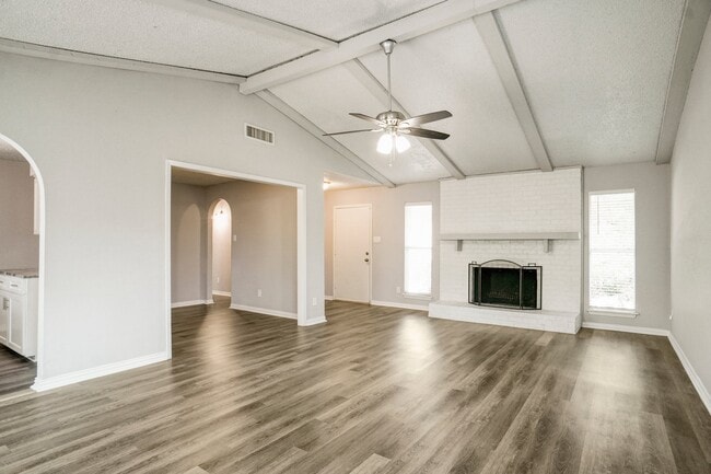 Foto del edificio - 1741 Crystal Way