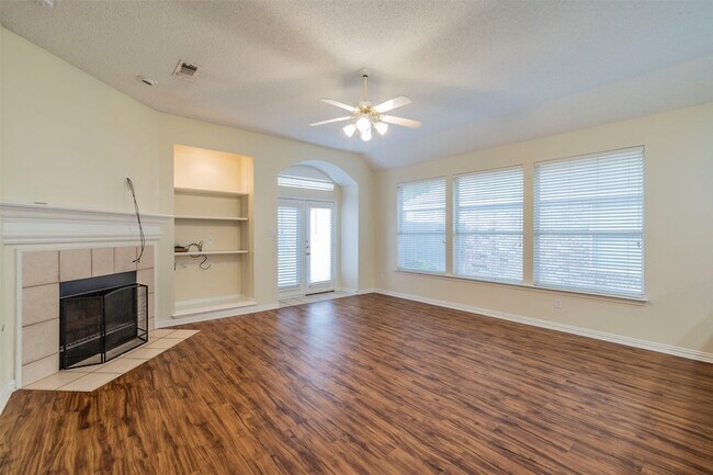 Building Photo - 4709 Belladonna Dr