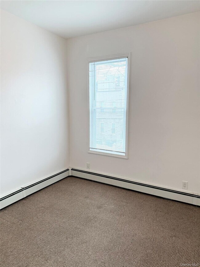 Foto del edificio - 18-31 25th Rd