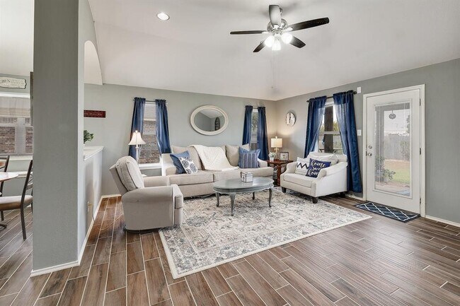 Building Photo - 316 Swenson Dr
