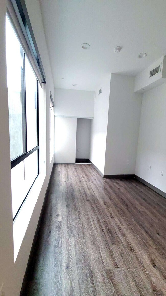 One Bedroom Townhome in Hollywood! Apartments in Los Angeles, CA