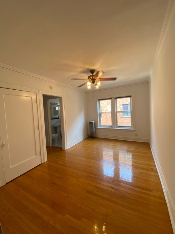 Foto principal - 5250 N Glenwood Ave
