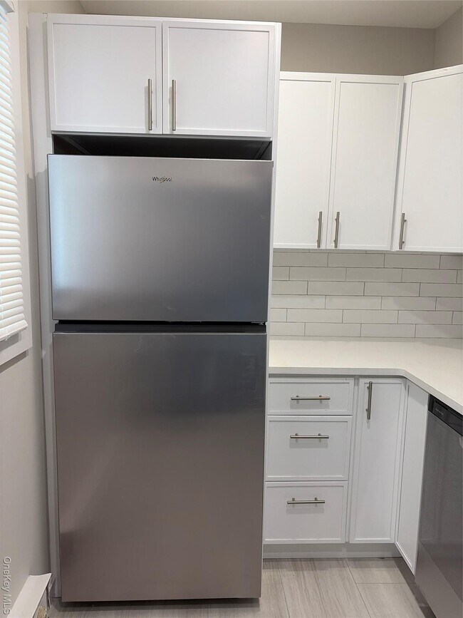 Foto del edificio - 99-105 W Hoffman Ave