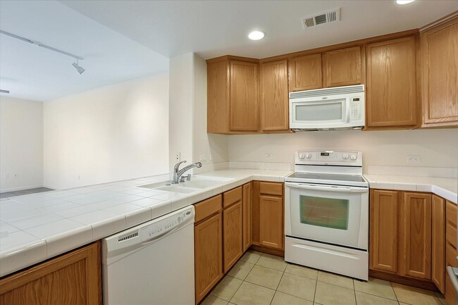Building Photo - 809 Auzerais Ave