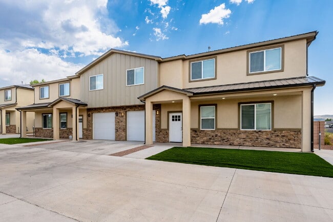 Building Photo - "Spacious 4-Bedroom Duplex Retreat in Ente...