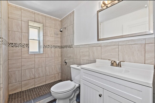 Foto del edificio - 270 Beverly Rd