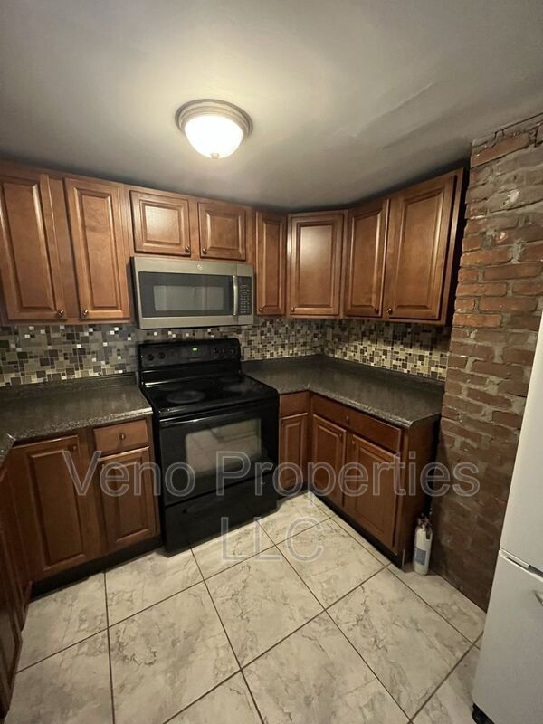 Foto del edificio - 107 Mountain View Ave