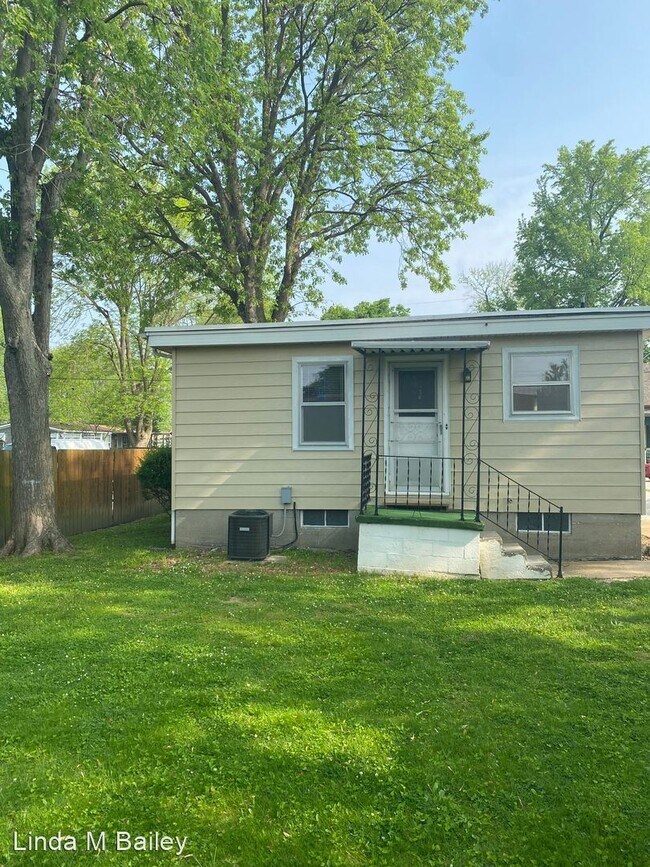 Building Photo - 2 br, 1 bath House - 24 West Green
