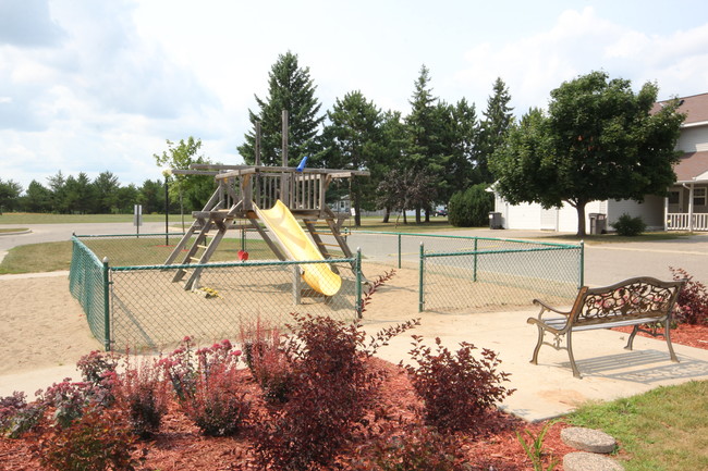 Building Photo - Parkwood Place Townhomes