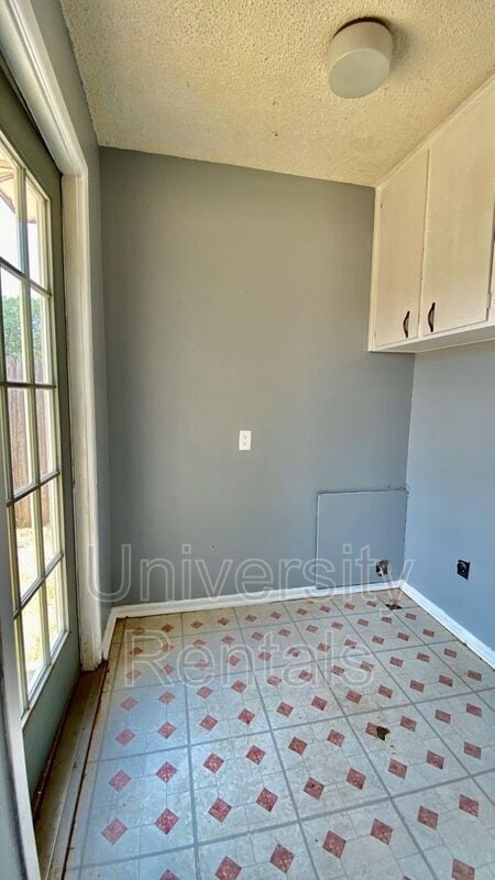 Building Photo - 2613 Auburn St
