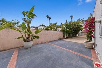 Building Photo - 736 N Alta Vista Blvd