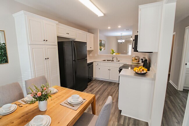 Foto del edificio - 547 Deerchase Ct