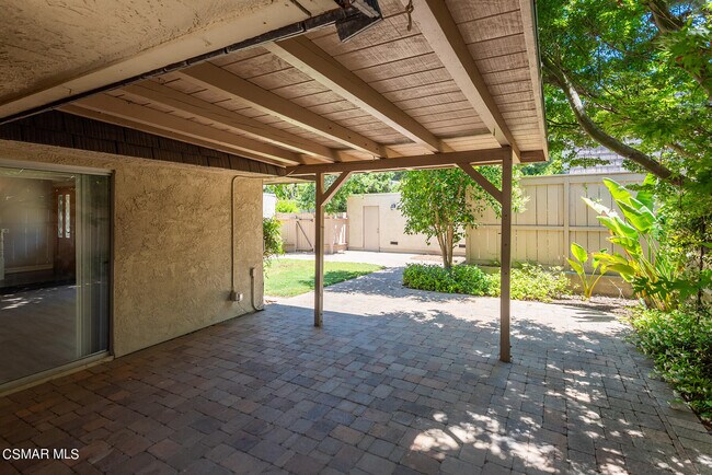 Foto del edificio - 1520 Redwood Cir