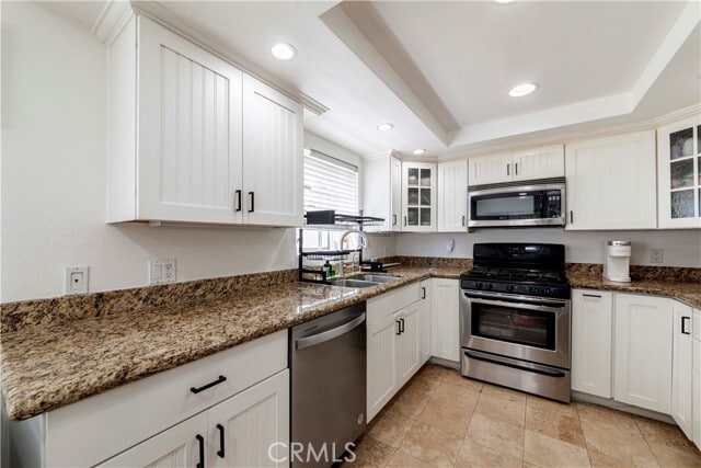 Building Photo - 401 W 220th St