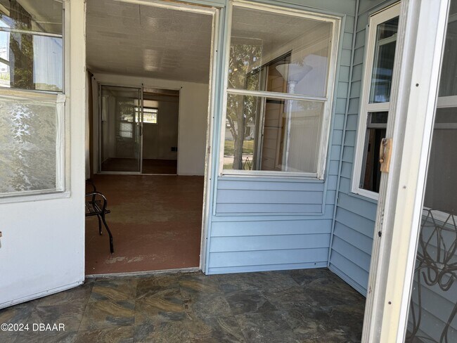 Building Photo - 5414 Taylor Ave
