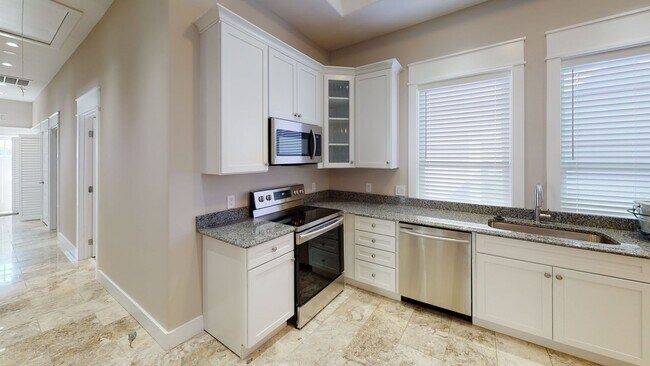 Foto del edificio - $1699 per Bedroom | 4BR/2BA Fort Sanders R...