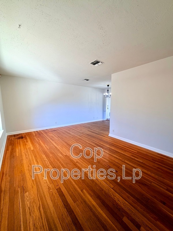 Building Photo - 339 Waxwood Ln