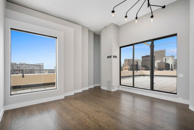 Building Photo - 777 S State St