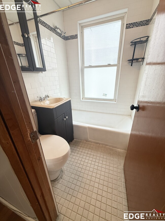 Foto del edificio - 7 High St Pl