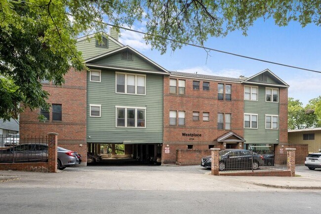 Building Photo - 2706 Salado St