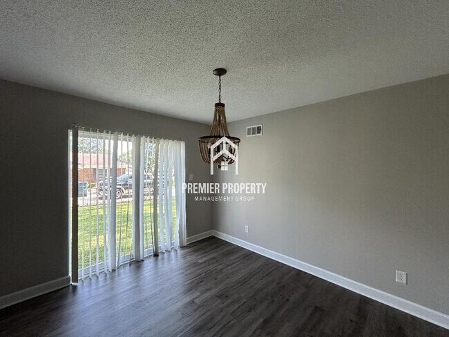 Building Photo - 2239 Colonial Hills Dr