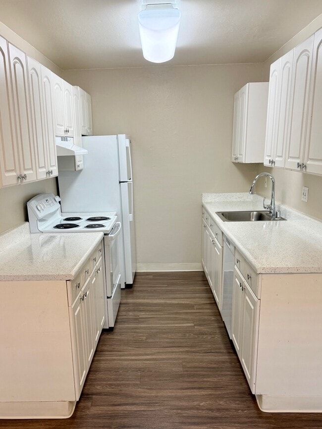 Building Photo - Olive Court Apartments