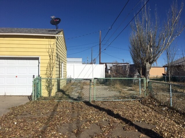 Building Photo - 704 Jefferson Ave