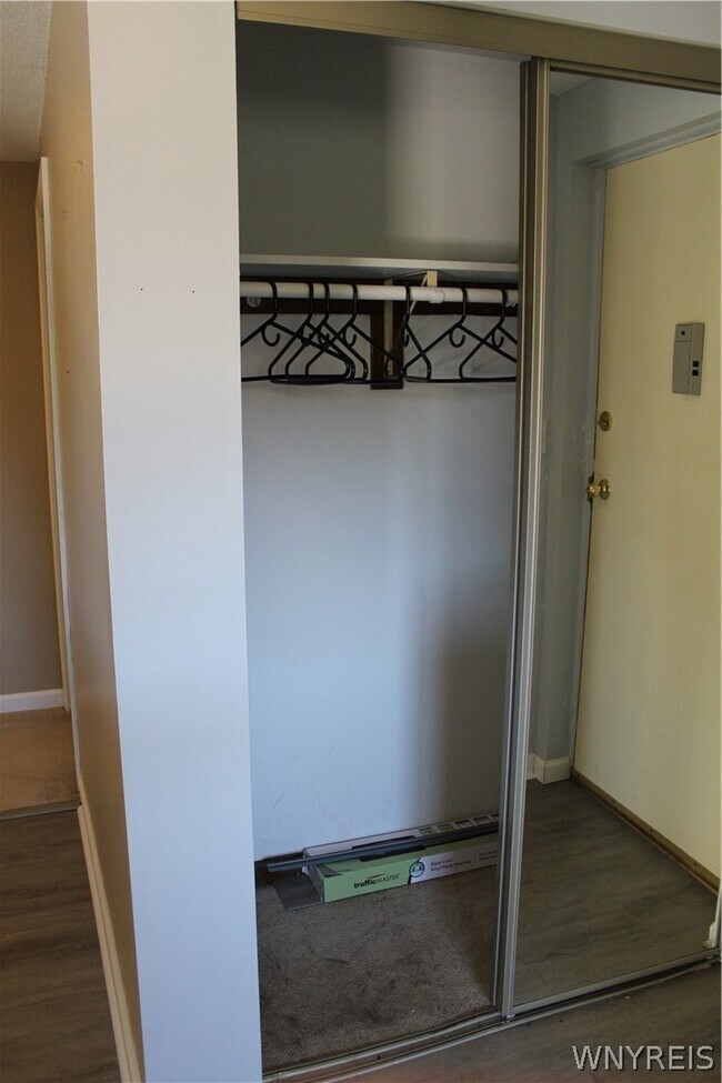 Foto del edificio - 3948 Ridge Lea Rd