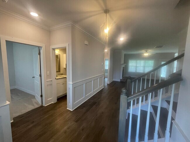 Building Photo - 2342 Laurens St